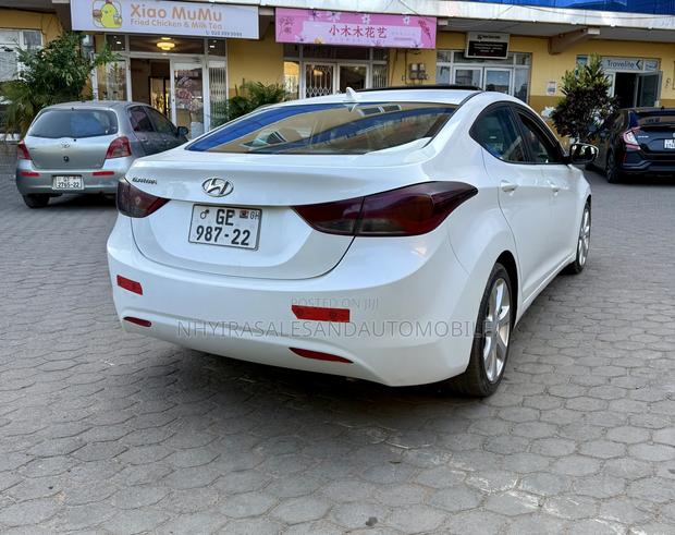 Hyundai Elantra GLS Sedan FWD (1.8L 4cyl 6M) 2013 Gray