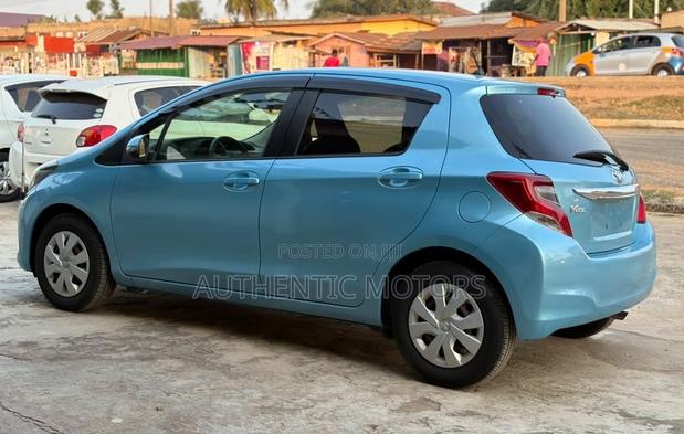 Toyota Vitz 2016 Blue
