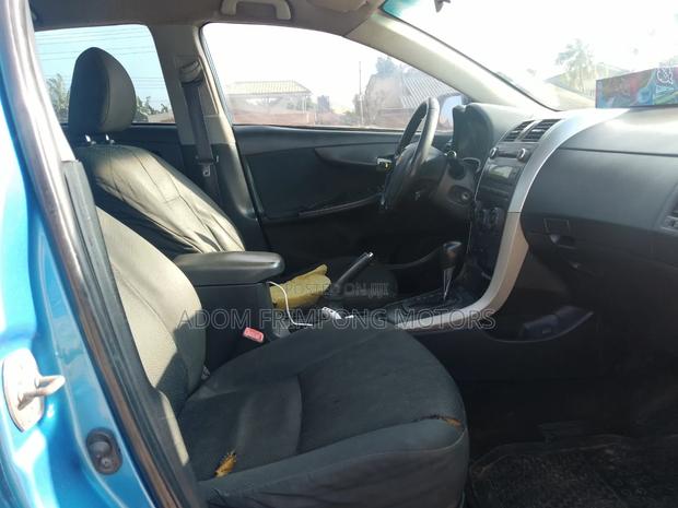 Toyota Corolla 2010 Blue