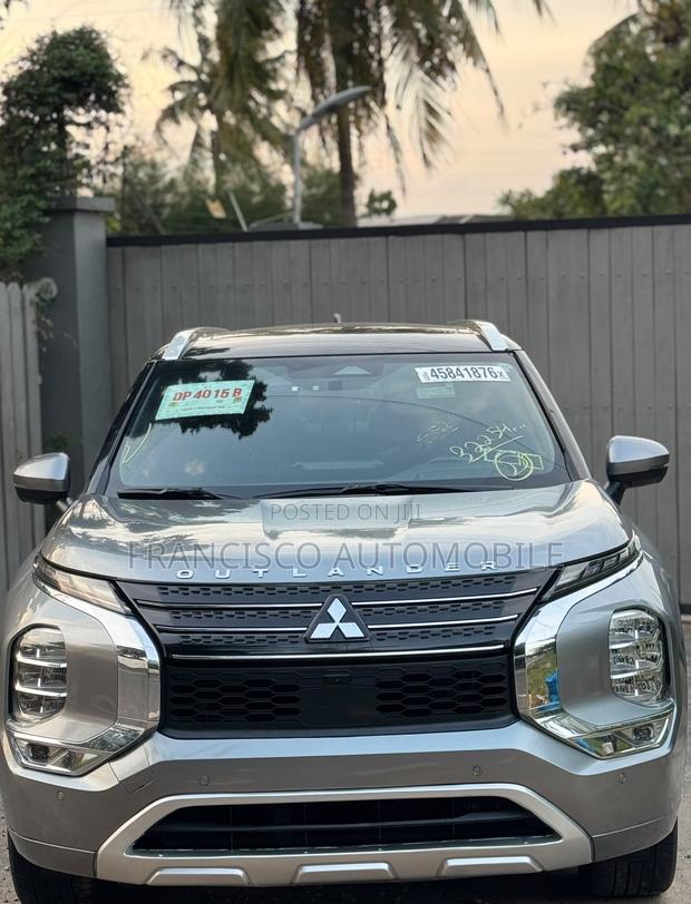 Mitsubishi Outlander SEL Platinum Edition 2024 Gray