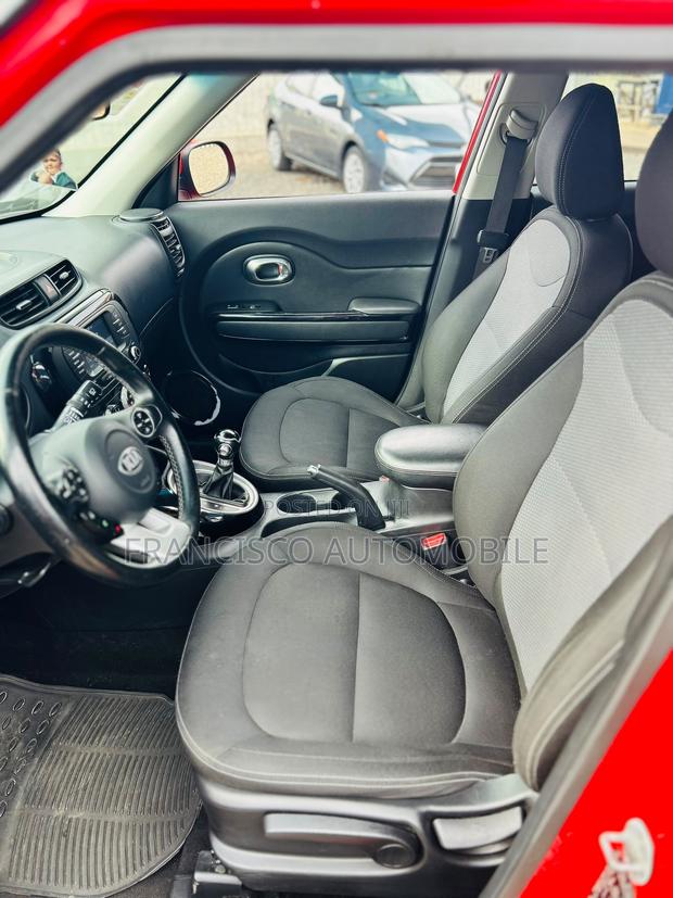 Kia Soul Base Hatchback 2017 Red