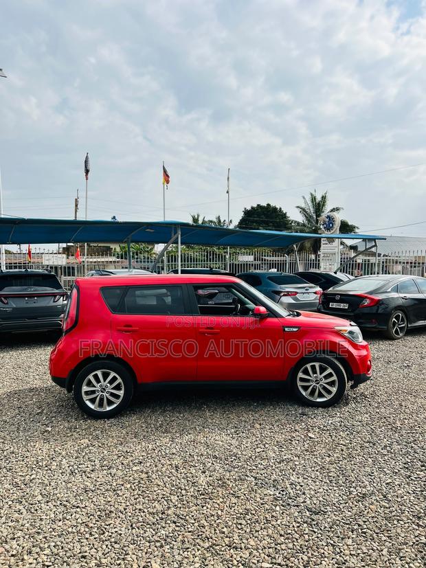 Kia Soul Base Hatchback 2017 Red
