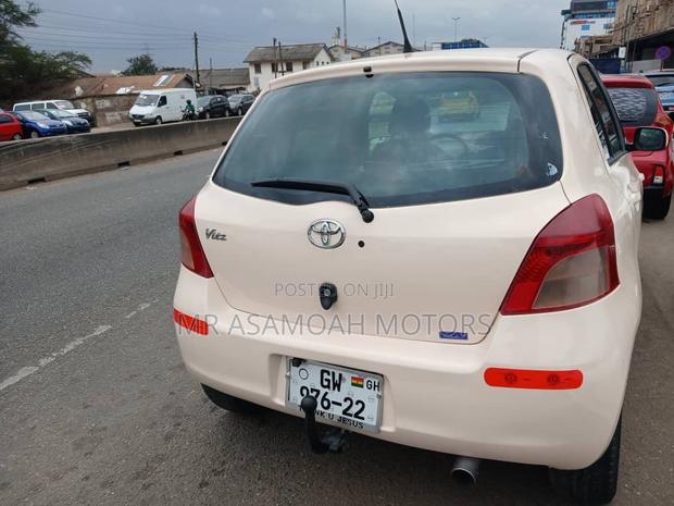 Toyota Vitz 2010 Brown