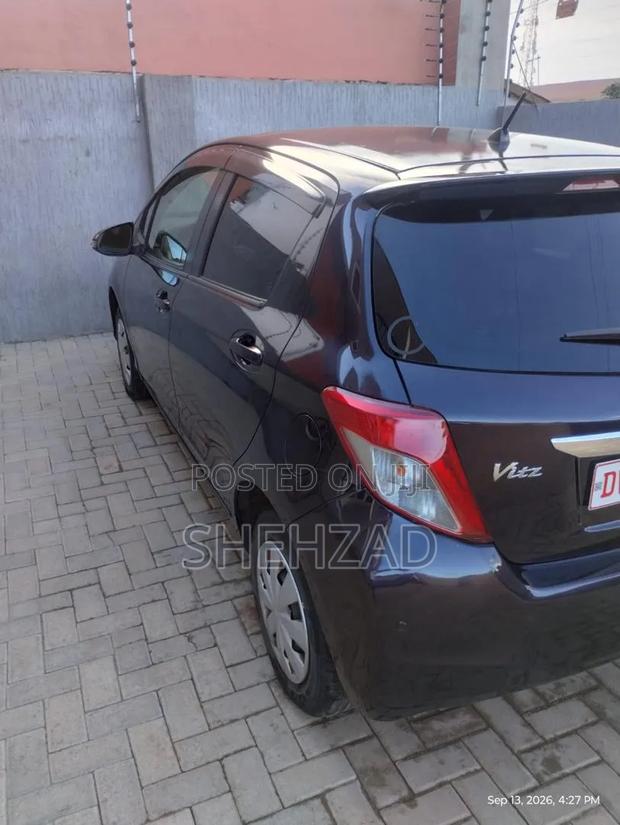 Toyota Vitz 1.3 AWD 5dr 2013 Burgundy