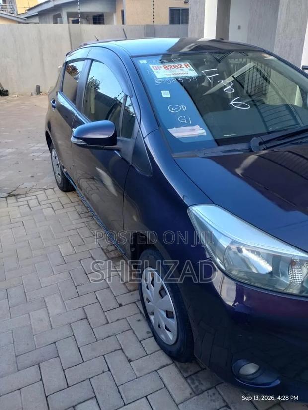 Toyota Vitz 1.3 AWD 5dr 2013 Burgundy