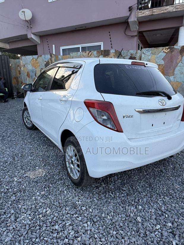 Toyota Vitz 1.5 FWD 3dr 2013 White