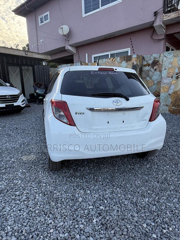 Toyota Vitz 1.5 FWD 3dr 2013 White