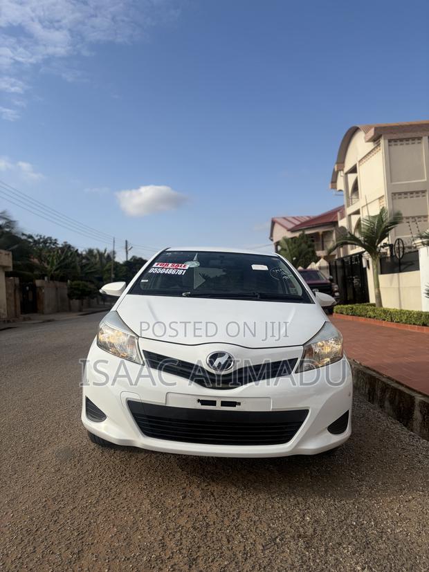 Toyota Vitz 2012 White