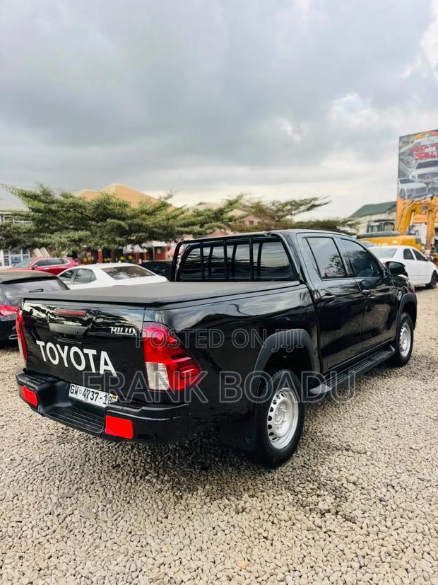 Toyota Hilux 2018 Black