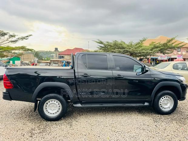 Toyota Hilux 2018 Black