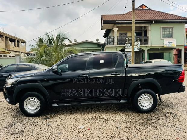 Toyota Hilux 2018 Black