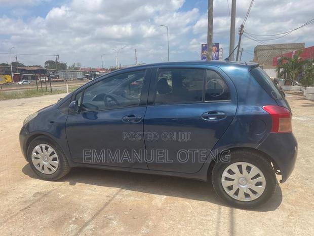 Toyota Vitz 2010 Blue