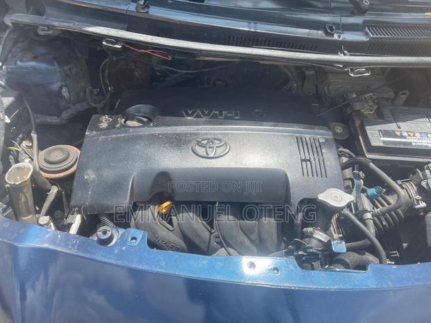 Toyota Vitz 2010 Blue
