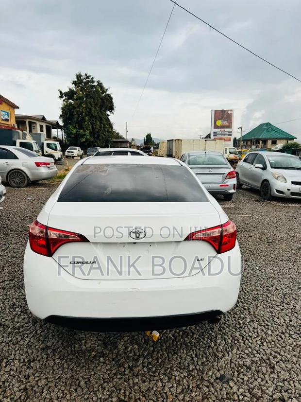 Toyota Corolla 2027 White