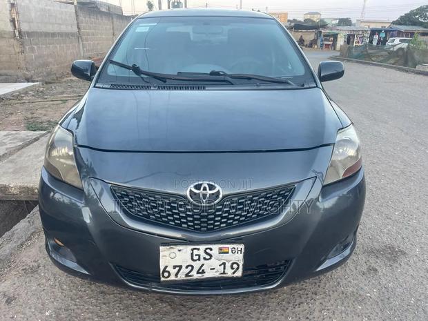 Toyota Yaris 2009 Gray