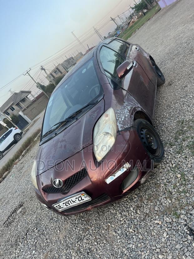 Toyota Vitz 1.3 FWD 5dr 2010 Brown