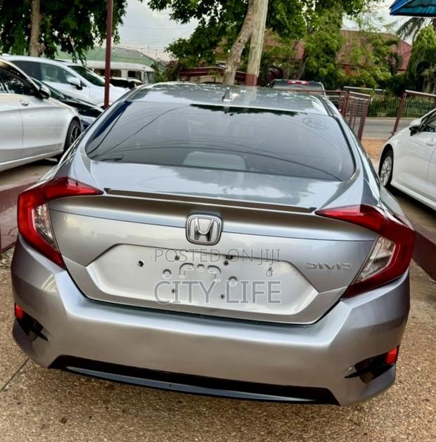 Honda Civic LX 4dr Sedan (2.0L 4cyl) 2016 Gray