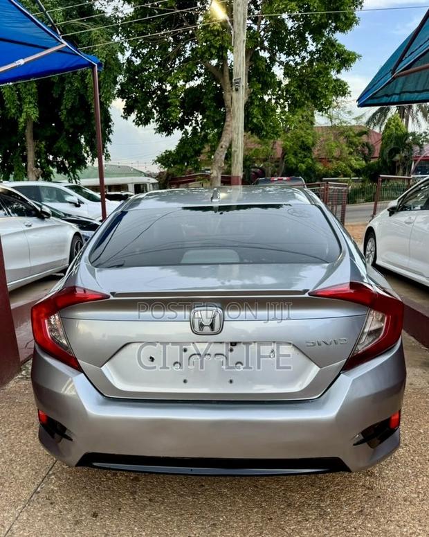 Honda Civic LX 4dr Sedan (2.0L 4cyl) 2016 Gray