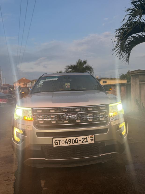 Ford Explorer XLT 4dr FWD (2.3L 4cyl 6A) 2017 Silver