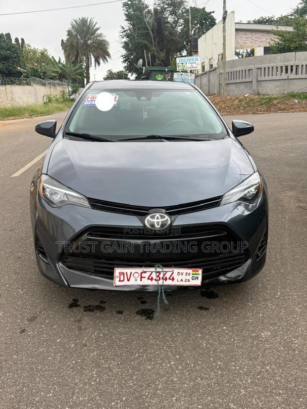 Toyota Corolla SE 4dr Sedan (1.8L 4cyl CVT) 2017