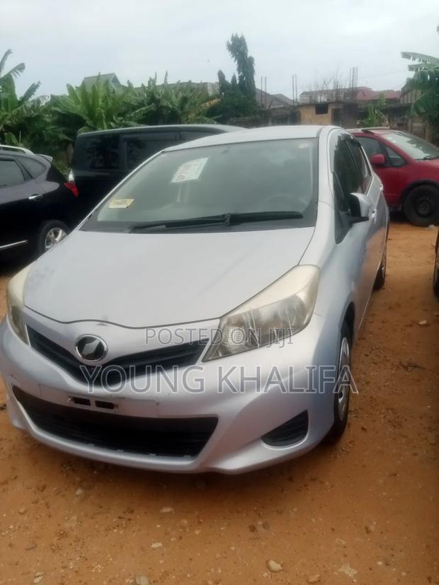 Toyota Vitz 2013 Silver