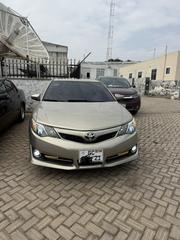 Toyota Camry XLE 4dr Sedan w/Prod. End 11/13 (3.5L 6cyl 6A) 2014 Gold for sale