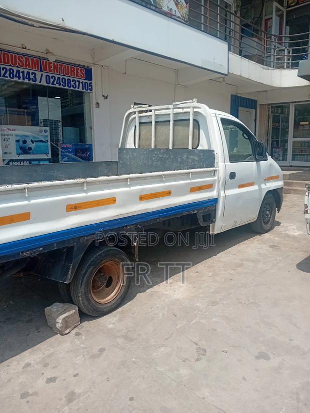 Hyundai H200 2010 White