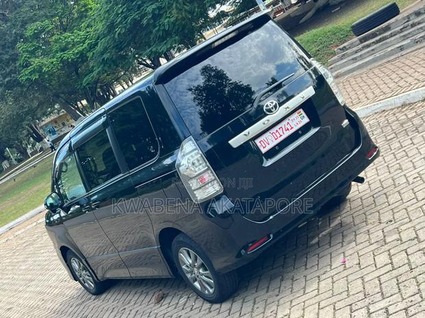 Toyota Voxy 2013 Black