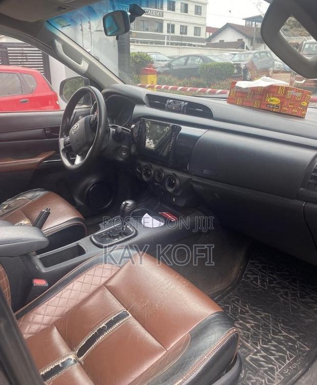 Toyota Hilux Revo Double Cab Deisel 2.4 AWD 2017 Gray