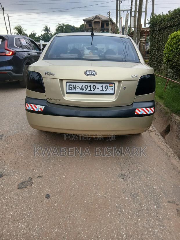 Kia Rio 2009 Gold