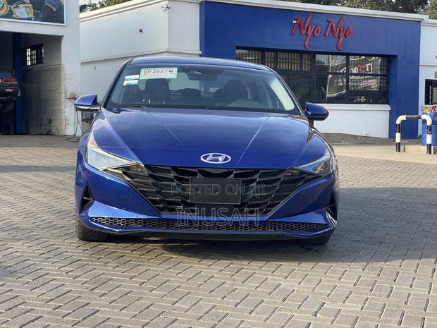 Hyundai Elantra SEL 2023 Blue