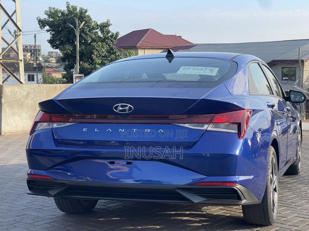 Hyundai Elantra SEL 2023 Blue