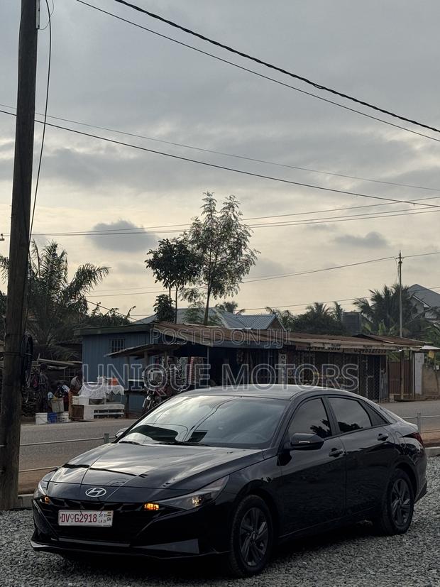 Hyundai Elantra SE 2023 Black