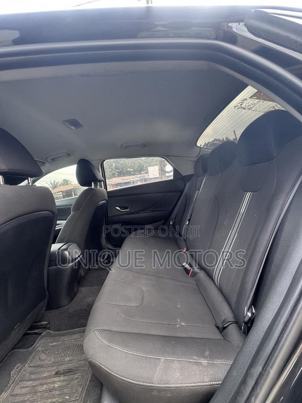 Hyundai Elantra SE 2023 Black