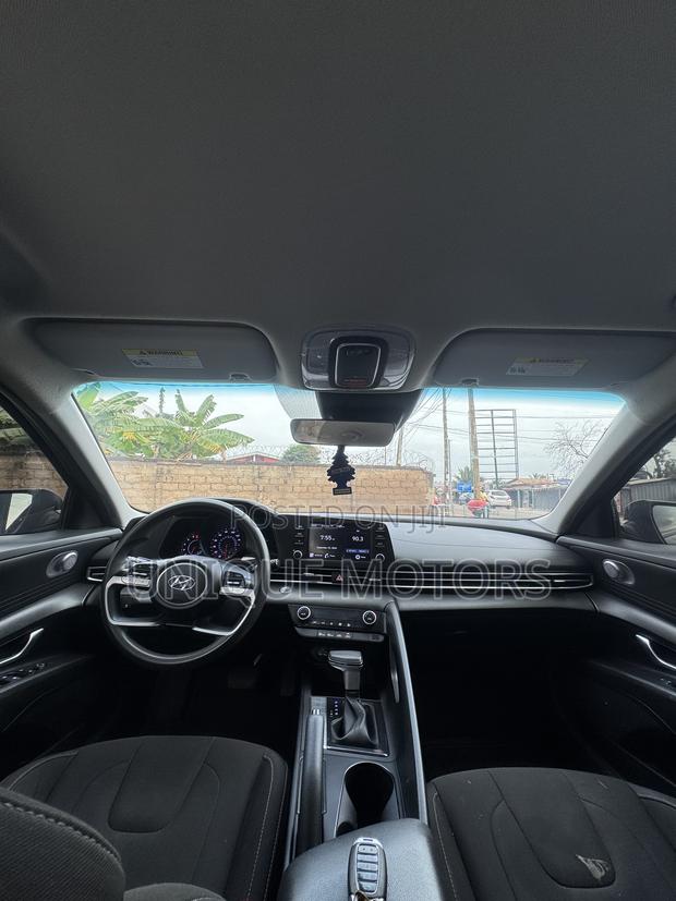 Hyundai Elantra SE 2023 Black