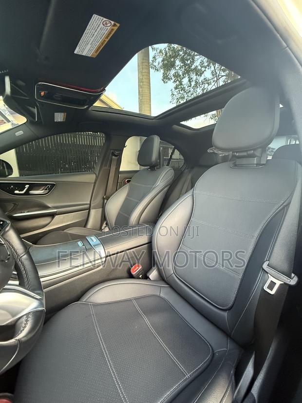 Mercedes-Benz C300 2024 White