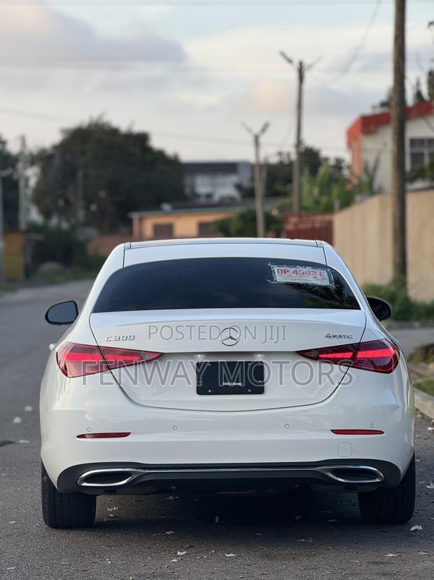 Mercedes-Benz C300 2024 White