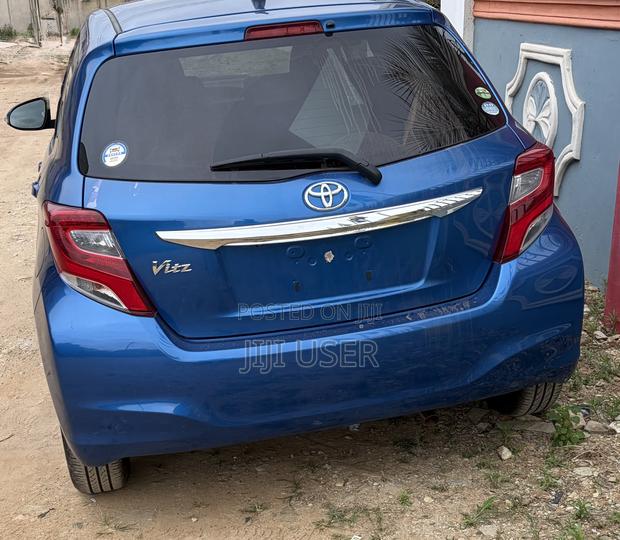 Toyota Vitz 1.3 FWD 5dr 2015 Blue