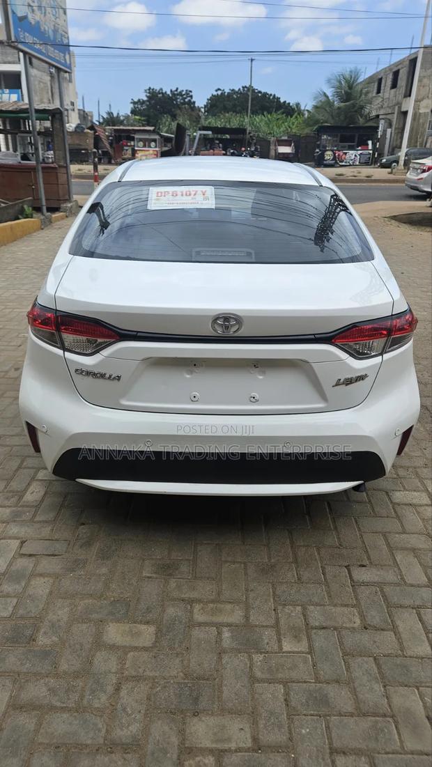 Toyota Corolla 2022 White