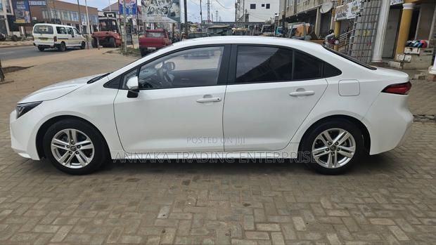 Toyota Corolla 2022 White