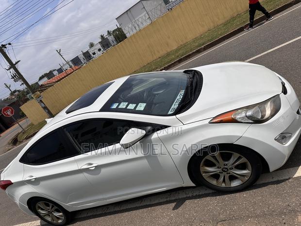 Hyundai Elantra Limited Sedan FWD (1.8L 4cyl 6A) 2013 White