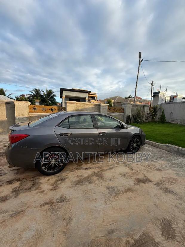 Toyota Corolla S 4dr Sedan (1.8L 4cyl CVT) 2014 Gray