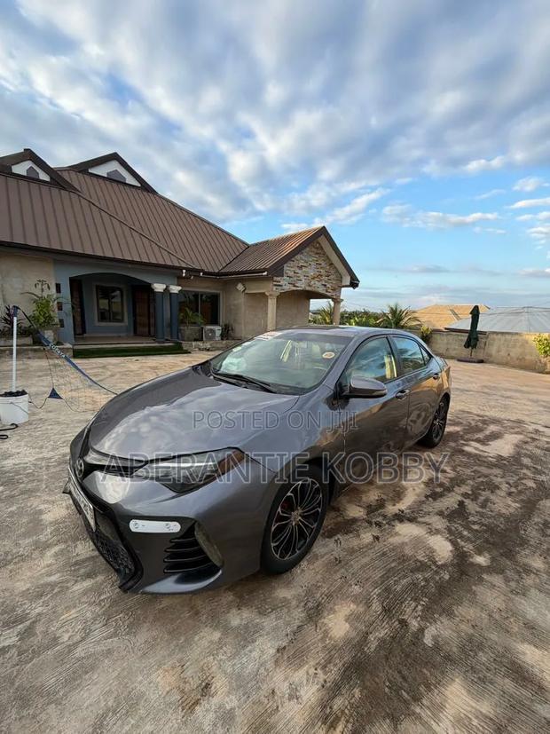 Toyota Corolla S 4dr Sedan (1.8L 4cyl CVT) 2014 Gray