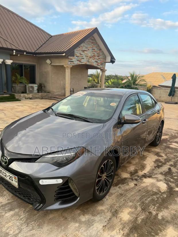 Toyota Corolla S 4dr Sedan (1.8L 4cyl CVT) 2014 Gray