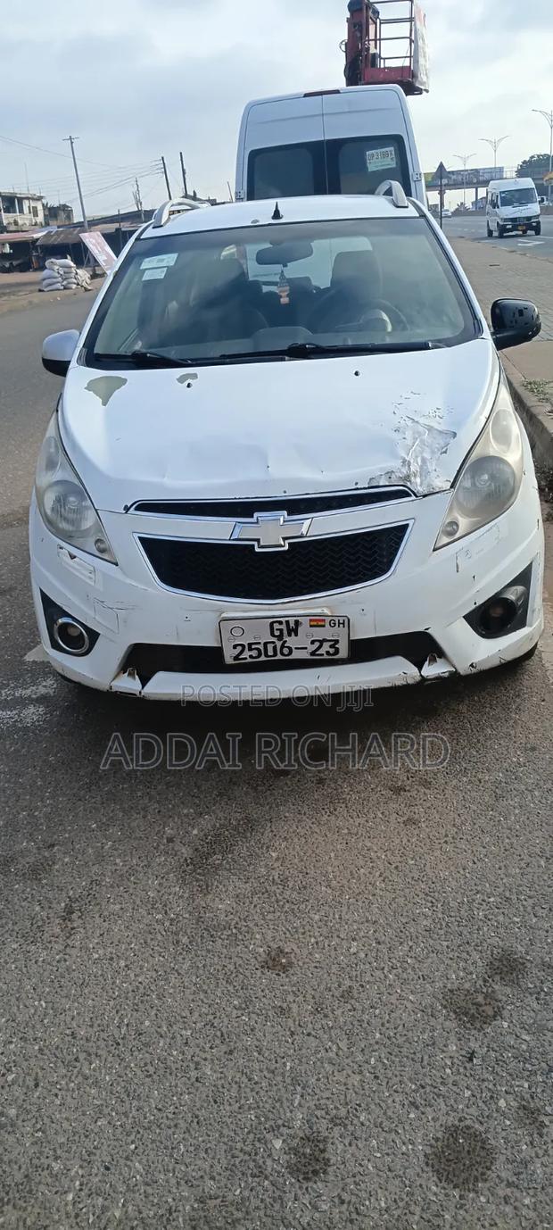 Chevrolet Spark 2015 White
