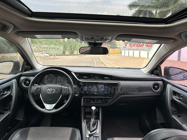 Toyota Corolla XSE (1.8L 4cyl 2A) 2018 Blue