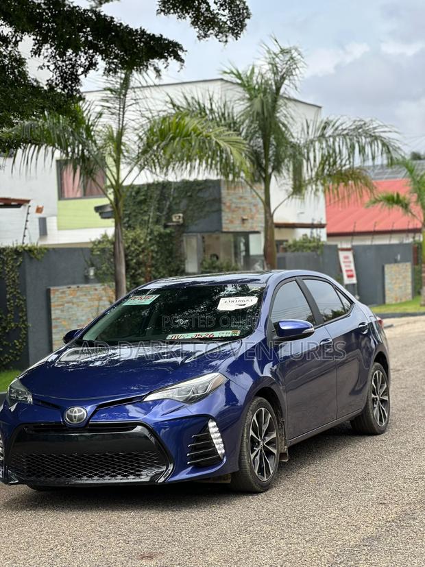 Toyota Corolla XSE (1.8L 4cyl 2A) 2018 Blue