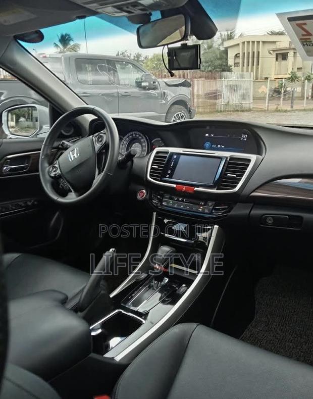Honda Accord Sport 4dr Sedan FWD (2.4L 4cyl 2A) 2017 Silver