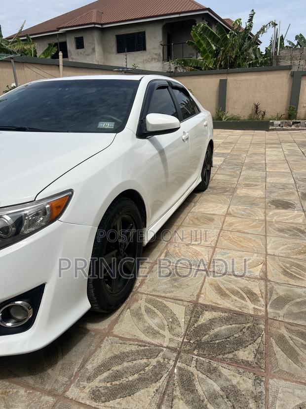 Toyota Camry SE 4dr Sedan (2.5L 4cyl 6A) 2014 White