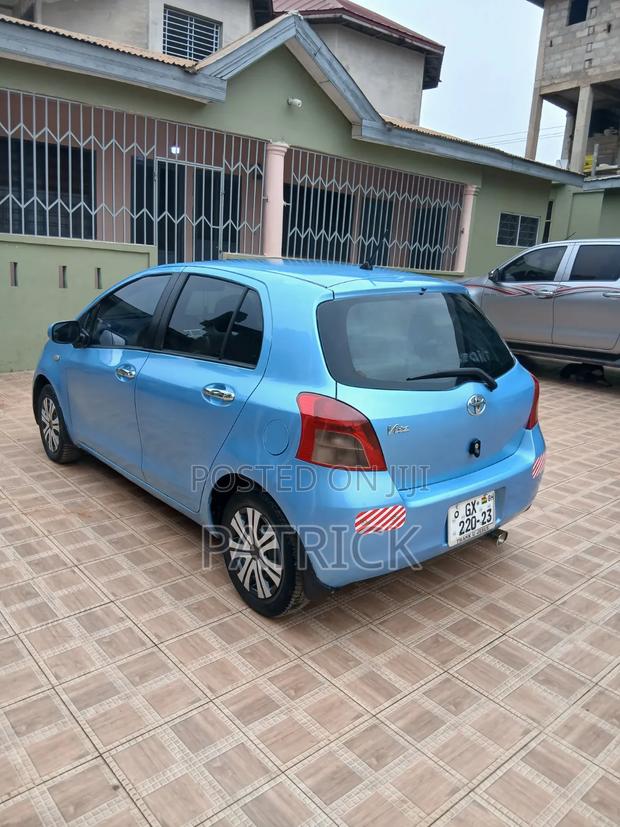 Toyota Vitz 1.3 FWD 3dr 2010 Blue